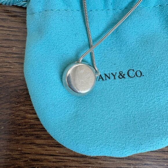 Tiffany & Co. Initial Letter 'C’ Necklace - Picture 3 of 6